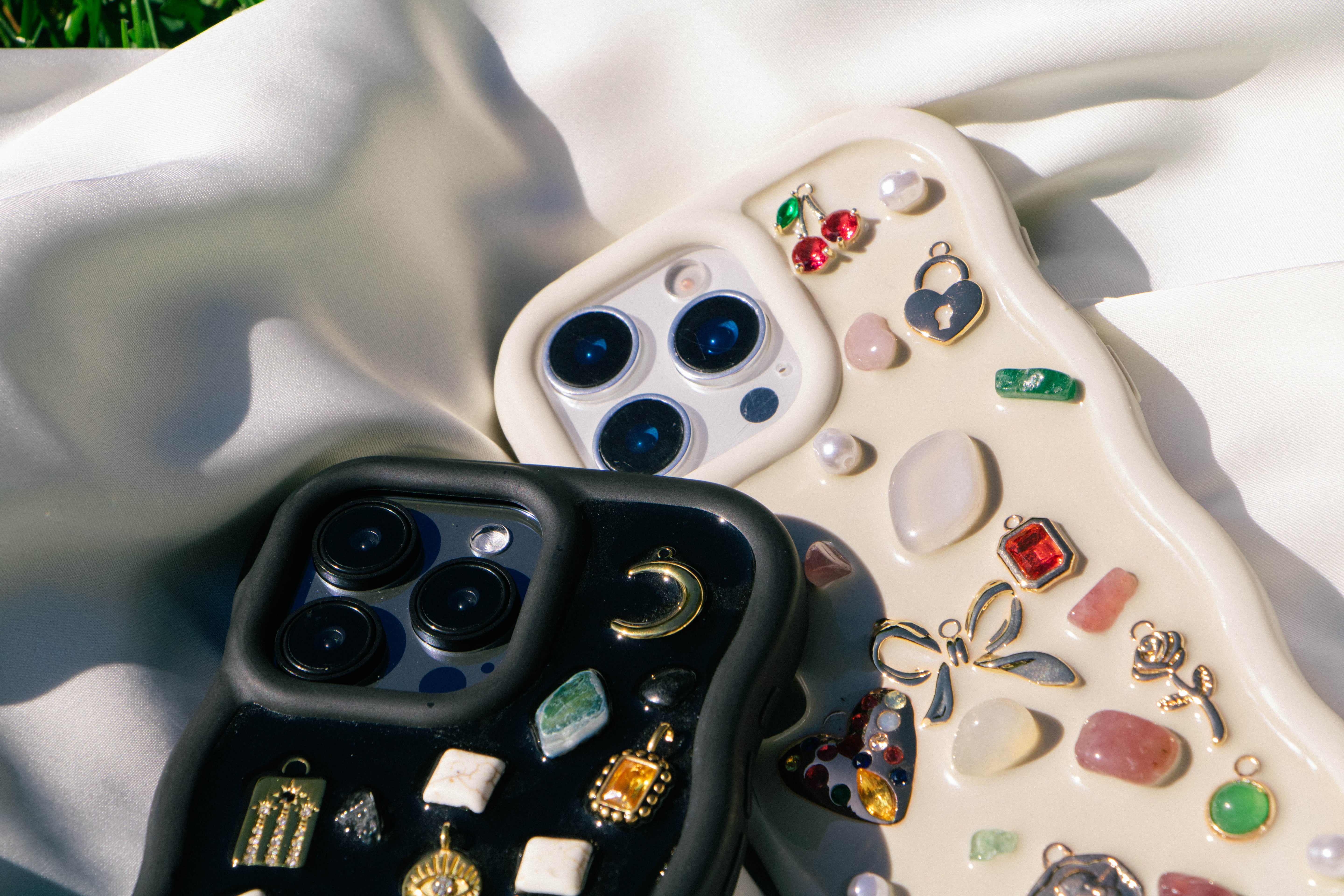 Pre-made Charm Phone Case for iPhone 15/14/13