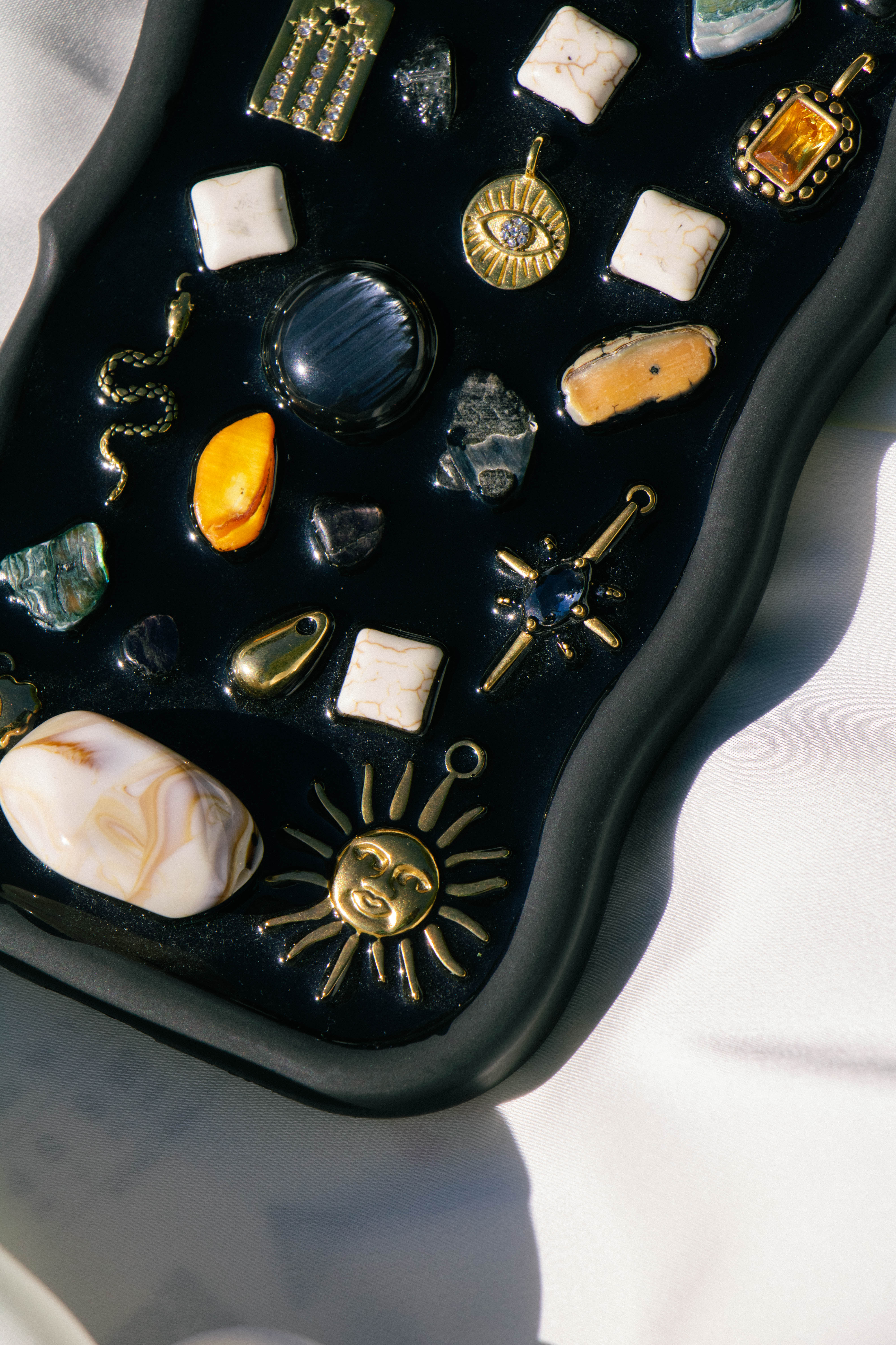 Pre-made Charm Phone Case for iPhone 15/14/13