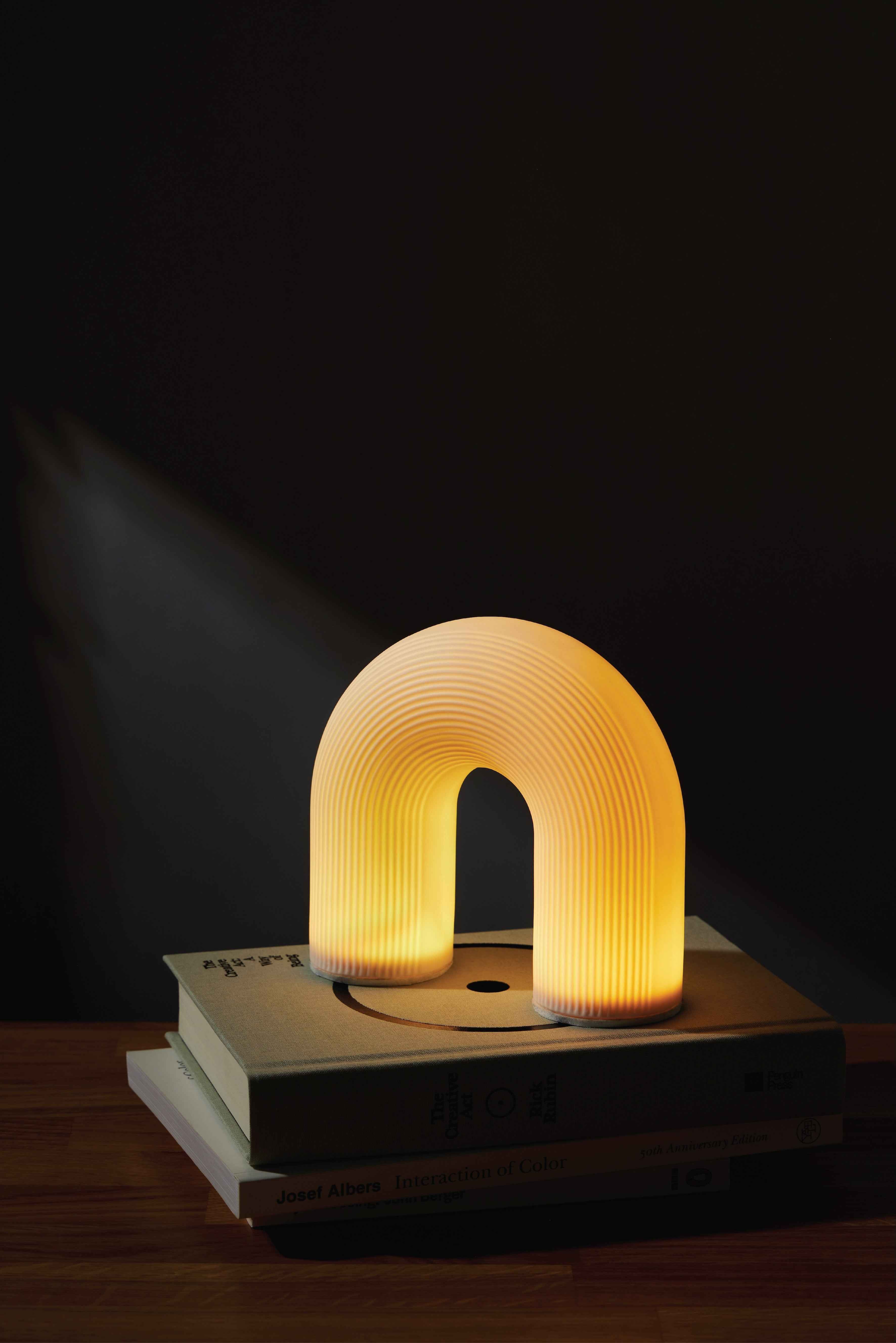 Ceramic Lamp with USB-C Cable - Arch