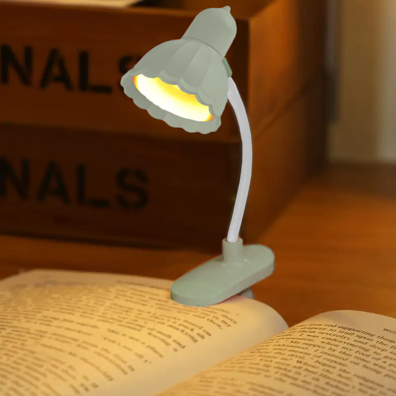 Scallop Reading Book Light